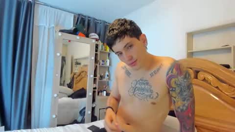 Snapshot of c_o_c_a__c_o_l_o chatting on April 23, 2026, 2:02 am camilo online show from April 23, 2026, 2:02 am