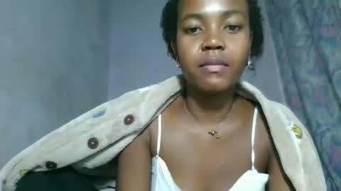 Snapshot of caella98 chatting on April 4, 2026, 6:22 am caella98 online show from April 4, 2026, 6:22 am