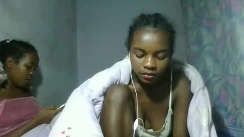 Snapshot of caella98 chatting on April 9, 2026, 6:41 am caella98 online show from April 9, 2026, 6:41 am