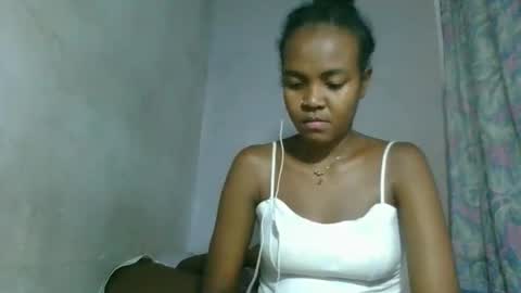 Snapshot of caella98 chatting on April 15, 2026, 7:58 pm caella98 online show from April 15, 2026, 7:58 pm