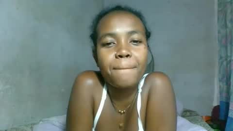 Snapshot of caella98 chatting on April 17, 2026, 9:45 am caella98 online show from April 17, 2026, 9:45 am