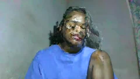 Snapshot of caella98 chatting on April 18, 2026, 10:52 am caella98 online show from April 18, 2026, 10:52 am