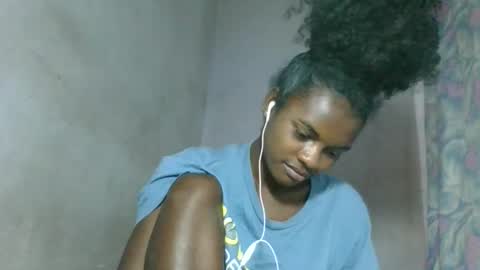 Snapshot of caella98 chatting on April 20, 2026, 11:02 am caella98 online show from April 20, 2026, 11:02 am