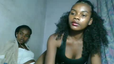 Snapshot of caella98 chatting on May 7, 2026, 3:28 pm caella98 online show from May 7, 2026, 3:28 pm