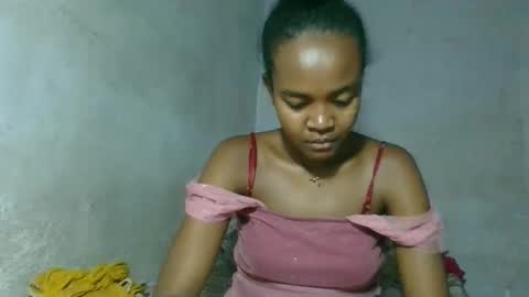 Snapshot of caella98 chatting on May 11, 2026, 8:53 am caella98 online show from May 11, 2026, 8:53 am