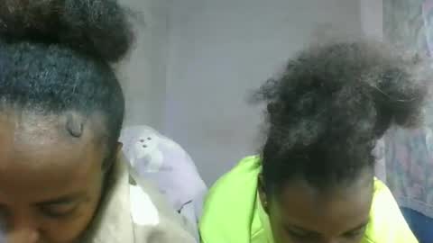 Snapshot of caella98 chatting on May 14, 2026, 8:26 pm caella98 online show from May 14, 2026, 8:26 pm