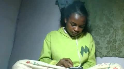 Snapshot of caella98 chatting on May 24, 2026, 4:17 am caella98 online show from May 24, 2026, 4:17 am