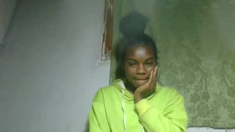 Snapshot of caella98 chatting on May 25, 2026, 4:29 am caella98 online show from May 25, 2026, 4:29 am