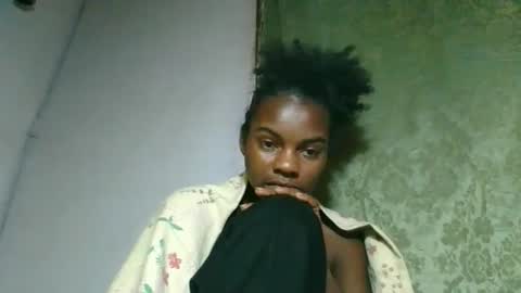 Snapshot of caella98 chatting on May 27, 2026, 6:05 pm caella98 online show from May 27, 2026, 6:05 pm
