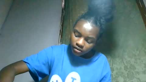 Snapshot of caella98 chatting on May 29, 2026, 8:23 am caella98 online show from May 29, 2026, 8:23 am