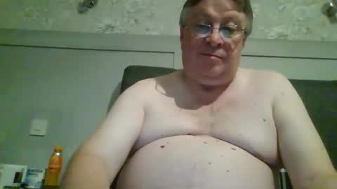 Snapshot of caerphillyphil chatting on October 19, 2025, 11:27 pm caerphillyphil online show from October 19, 2025, 11:27 pm