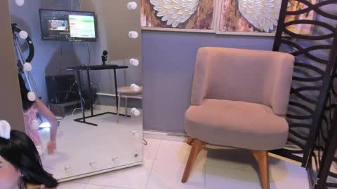 I am Katherine  online show from April 10, 2026, 11:04 am