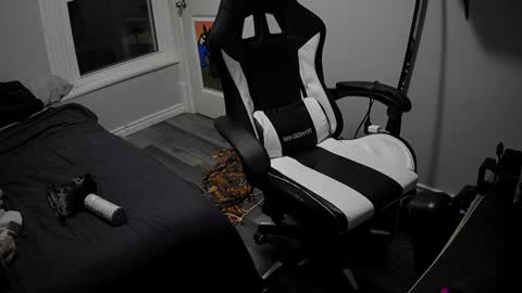 Snapshot of cajerk chatting on January 15, 2025, 4:25 am Cajerk online show from January 15, 2025, 4:25 am