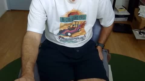 Snapshot of califun4u chatting on November 7, 2025, 10:32 pm califun4u online show from November 7, 2025, 10:32 pm