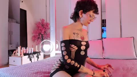 Snapshot of calioperoux1 chatting on May 26, 2026, 9:44 pm Caliope online show from May 26, 2026, 9:44 pm