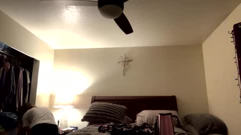 calishop1 online show from January 6, 2025, 2:37 am