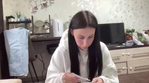 Snapshot of call_me_dad_ chatting on April 8, 2026, 10:48 am Anna online show from April 8, 2026, 10:48 am