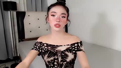Snapshot of call_me_nina chatting on May 17, 2026, 3:52 pm call_me_nina online show from May 17, 2026, 3:52 pm