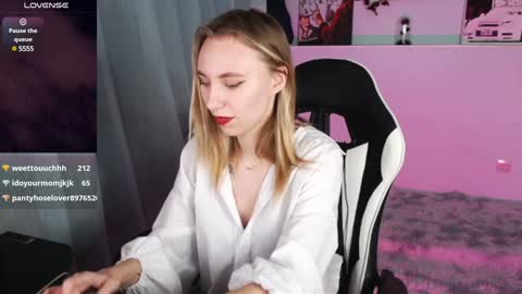 Snapshot of callerbowltim chatting on December 20, 2024, 1:54 pm alextim online show from December 20, 2024, 1:54 pm