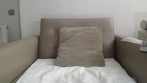 callme_kim online show from April 16, 2026, 9:39 pm