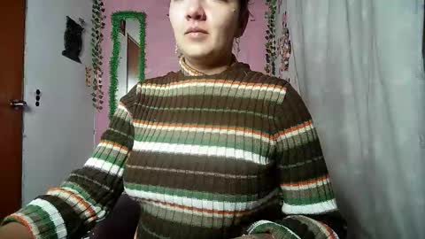 Snapshot of callme_lolas chatting on May 19, 2026, 4:30 am paula online show from May 19, 2026, 4:30 am