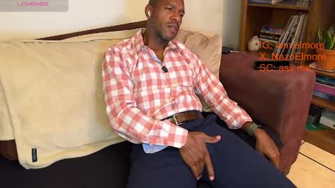 My name is Robert  Dont be shysay hi I love to chat. For requests or dirty talk please use tips  online show from March 27, 2026, 4:29 am