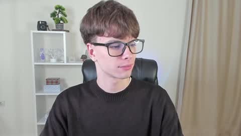 Hey I am Calvin  online show from December 3, 2024, 7:11 pm