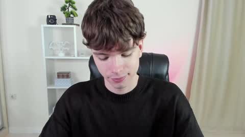 Hey I am Calvin  online show from December 7, 2024, 7:10 pm