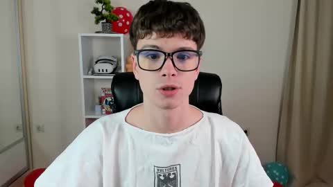 Hey I am Calvin  online show from March 7, 2025, 7:05 pm