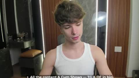Snapshot of calvin_loves_you chatting on April 20, 2026, 12:52 pm Hey I am Calvin online show from April 20, 2026, 12:52 pm