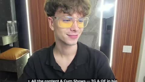 Snapshot of calvin_loves_you chatting on April 26, 2026, 5:10 pm Hey I am Calvin online show from April 26, 2026, 5:10 pm
