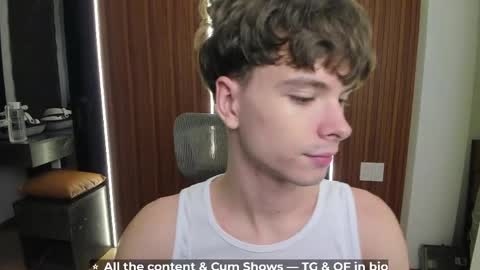 Snapshot of calvin_loves_you chatting on May 10, 2026, 5:07 pm Hey I am Calvin online show from May 10, 2026, 5:07 pm