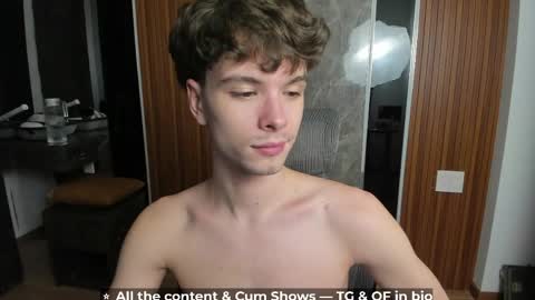 Snapshot of calvin_loves_you chatting on May 13, 2026, 5:21 pm Hey I am Calvin online show from May 13, 2026, 5:21 pm