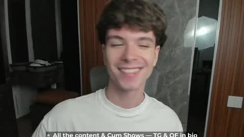 Snapshot of calvin_loves_you chatting on May 16, 2026, 5:12 pm Hey I am Calvin online show from May 16, 2026, 5:12 pm