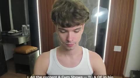 Snapshot of calvin_loves_you chatting on May 17, 2026, 5:20 pm Hey I am Calvin online show from May 17, 2026, 5:20 pm