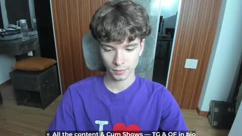 Snapshot of calvin_loves_you chatting on May 26, 2026, 4:14 pm Hey I am Calvin online show from May 26, 2026, 4:14 pm