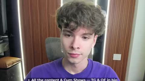 Snapshot of calvin_loves_you chatting on May 29, 2026, 3:43 pm Hey I am Calvin online show from May 29, 2026, 3:43 pm