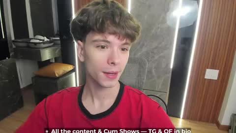Snapshot of calvin_loves_you chatting on May 31, 2026, 6:09 pm Hey I am Calvin online show from May 31, 2026, 6:09 pm