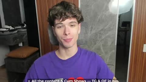 Snapshot of calvin_loves_you chatting on June 3, 2026, 5:18 pm Hey I am Calvin online show from June 3, 2026, 5:18 pm