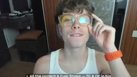 Hey I am Calvin  online show from June 8, 2026, 5:13 pm