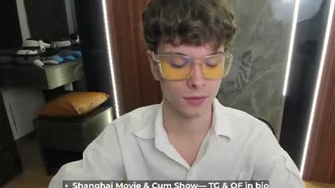 Hey I am Calvin  online show from July 3, 2026, 3:29 pm