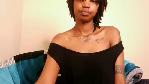 Snapshot of cam_she99 chatting on April 27, 2026, 10:24 am sunflower mommy online show from April 27, 2026, 10:24 am