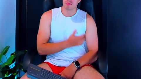 Snapshot of camara110 chatting on December 31, 2024, 4:38 am camara110 online show from December 31, 2024, 4:38 am