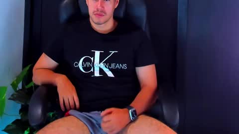 Snapshot of camara110 chatting on January 5, 2025, 11:55 pm camara110 online show from January 5, 2025, 11:55 pm