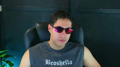 Snapshot of camara110 chatting on February 13, 2025, 8:45 pm camara110 online show from February 13, 2025, 8:45 pm