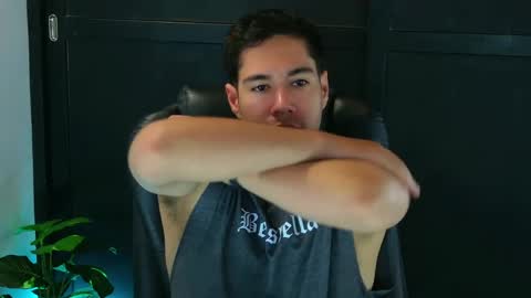 Snapshot of camara110 chatting on February 15, 2025, 2:04 am camara110 online show from February 15, 2025, 2:04 am