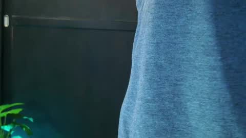 Snapshot of camara110 chatting on February 15, 2025, 6:33 pm camara110 online show from February 15, 2025, 6:33 pm