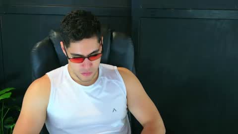 Snapshot of camara110 chatting on March 3, 2025, 2:47 am camara110 online show from March 3, 2025, 2:47 am