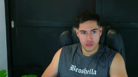 Snapshot of camara110 chatting on March 12, 2025, 8:52 pm camara110 online show from March 12, 2025, 8:52 pm