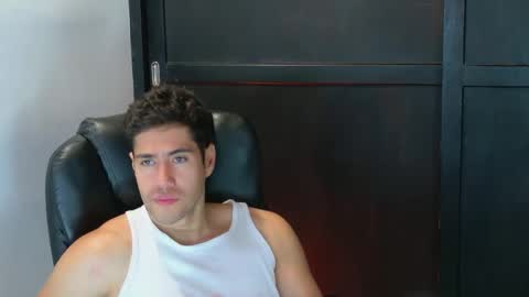 Snapshot of camara110 chatting on October 3, 2025, 3:25 am camara110 online show from October 3, 2025, 3:25 am